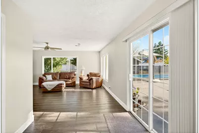 1977 Fairlane Drive, Medford, OR 97501 - Photo 30