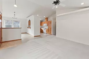 930 Schaefers Ln, Grants Pass, OR 97526 - Photo 6