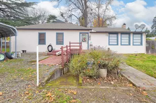 1213 E Park St, Grants Pass, OR 97527 - Photo 2
