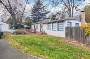 1213 E Park St, Grants Pass, OR 97527 - Photo 2