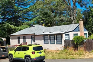 1213 E Park St, Grants Pass, OR 97527 - Photo 1