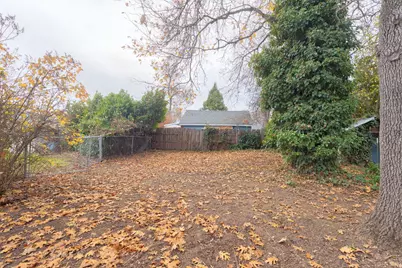 1213 E Park Street, Grants Pass, OR 97527 - Photo 10