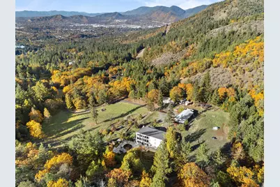 827 Summit Loop, Grants Pass, OR 97527 - Photo 52