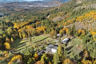 827 Summit Loop, Grants Pass, OR 97527 - Photo 52