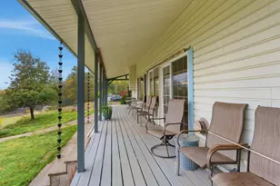 827 Summit Loop, Grants Pass, OR 97527 - Photo 10