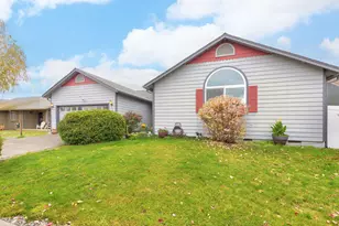 1061 Rainwood Ln, Grants Pass, OR 97527 - Photo 4