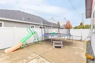 1061 Rainwood Ln, Grants Pass, OR 97527 - Photo 26