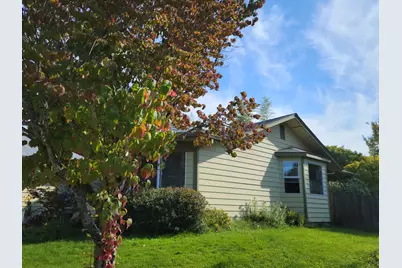 1523 NW Thompson Way, Grants Pass, OR 97526 - Photo 2