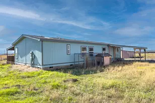 4437 Southside, Klamath Falls, OR 97603 - Photo 2