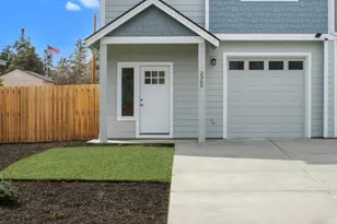 2365 SW 24th St, Redmond, OR 97756 - Photo 2