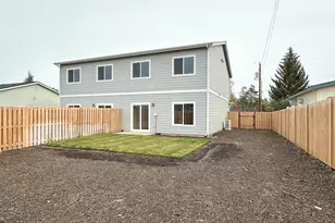 2365 SW 24th St, Redmond, OR 97756 - Photo 12