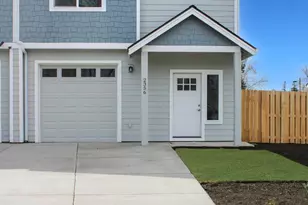 2359 SW 24th St, Redmond, OR 97756 - Photo 1