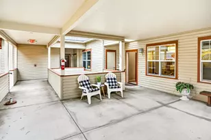 920 Mountain Meadows Cir, Ashland, OR 97520 - Photo 2