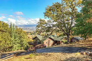 2070 Skyview Dr, Medford, OR 97501 - Photo 10