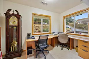 2070 Skyview Dr, Medford, OR 97501 - Photo 48