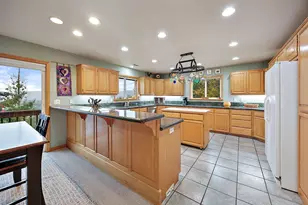 2070 Skyview Dr, Medford, OR 97501 - Photo 52
