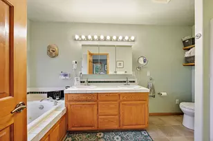 2070 Skyview Dr, Medford, OR 97501 - Photo 44