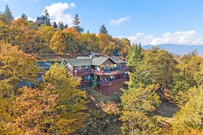 2070 Skyview Drive, Medford, OR 97501 - Photo 8