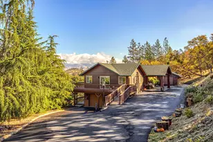 2070 Skyview Dr, Medford, OR 97501 - Photo 2
