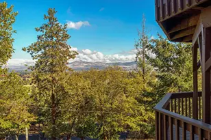 2070 Skyview Dr, Medford, OR 97501 - Photo 30