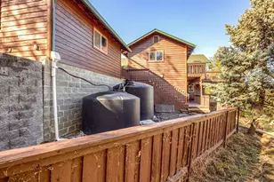 2070 Skyview Dr, Medford, OR 97501 - Photo 26