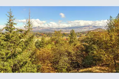 2070 Skyview Drive, Medford, OR 97501 - Photo 14
