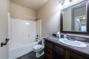 2850 Farmington Ave, Medford, OR 97504 - Photo 12