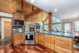 18616 Diamond Peak Dr, Crescent Lake, OR 97733 - Photo 12