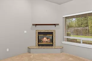 931 Highbury Dr, Medford, OR 97501 - Photo 8