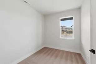 21548 SE Etna Pl, Bend, OR 97702 - Photo 14