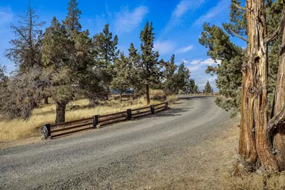 5203 NW Greenwood Avenue, Redmond, OR 97756 - Photo 32