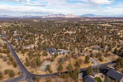 5203 NW Greenwood Avenue, Redmond, OR 97756 - Photo 46