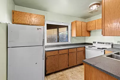 410 Kenwood Avenue, Medford, OR 97501 - Photo 8