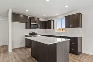 2633 Steadman Ave, Medford, OR 97501 - Photo 6