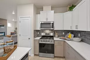 21704 SE Stromboli Ln, Bend, OR 97702 - Photo 12