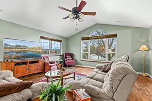 1023 Highlands Dr, Eagle Point, OR 97524 - Photo 6