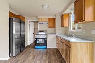 1215 W Main St, Medford, OR 97501 - Photo 4