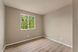 1215 W Main St, Medford, OR 97501 - Photo 12