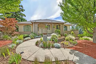 4604 Cloudcrest Dr, Medford, OR 97504 - Photo 2