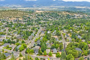 4604 Cloudcrest Dr, Medford, OR 97504 - Photo 82