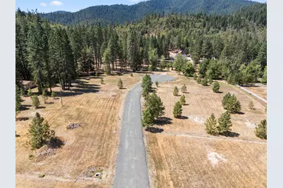 255 Deruyte Way, Rogue River, OR 97537 - Photo 2