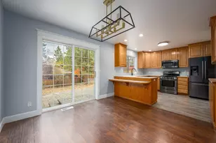 530 NE Majesty Ln, Bend, OR 97701 - Photo 6