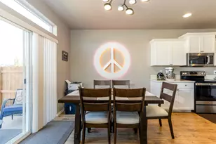 401 NE Orchid Ct, Madras, OR 97741 - Photo 8