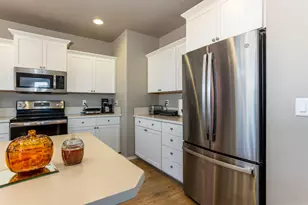 401 NE Orchid Ct, Madras, OR 97741 - Photo 4