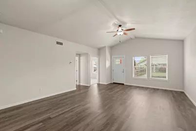 199 Mellecker Way, Medford, OR 97501 - Photo 8