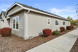 199 Mellecker Way, Medford, OR 97501 - Photo 6