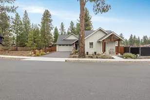 110 W Heising Dr, Sisters, OR 97759 - Photo 2