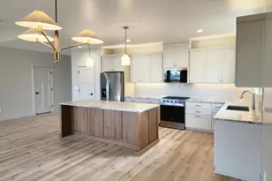 3751 Carlin Dr, Medford, OR 97504 - Photo 10