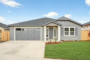 3751 Carlin Dr, Medford, OR 97504 - Photo 2