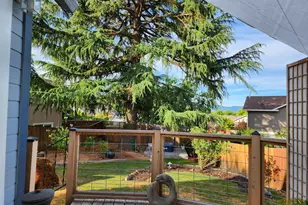 3473 Poppywoods Dr, Medford, OR 97504 - Photo 2